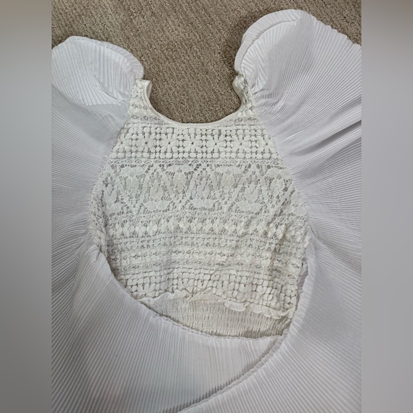 INTERMIX White Crochet Top with Pleated Sleeves- XS great condition! - Picture 4 of 7